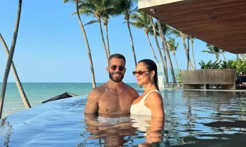 
				
					Mari Gonzalez e Pipo Marques curtem resort com diárias de R$ 10 mil
				
				