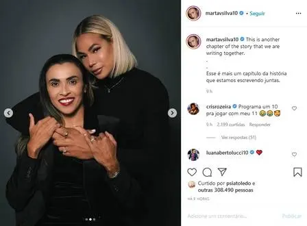 
				
					Marta conheceu noiva no mesmo time da ex; veja bastidores
				
				