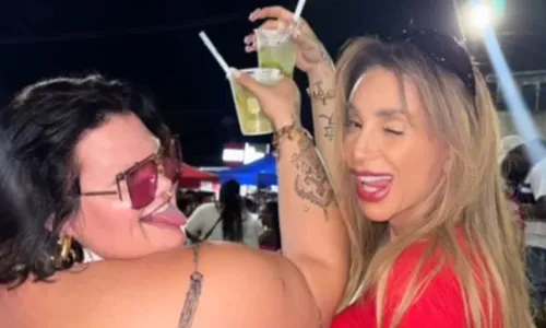 
				
					Maya Massafera curte noitada com Thais Carla: ‘A gorda e a magra'
				
				