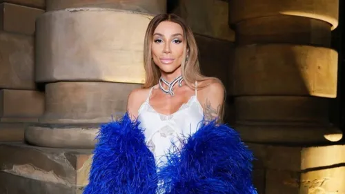 
				
					Filha de Claudia Leitte encanta web ao fazer meme de Maya Massafera
				
				