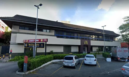 
				
					McDonald's do Rio Vermelho é demolido; unidade foi a 1ª do Nordeste
				
				