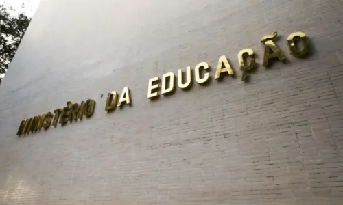 
				
					Ministério da Educação suspende criação de cursos EAD até 2025
				
				