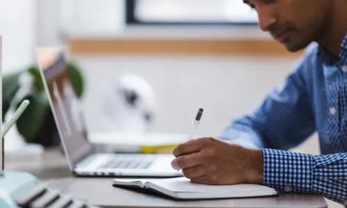 
				
					Ufba abre 900 vagas em cursos de especialização gratuitos a distância
				
				