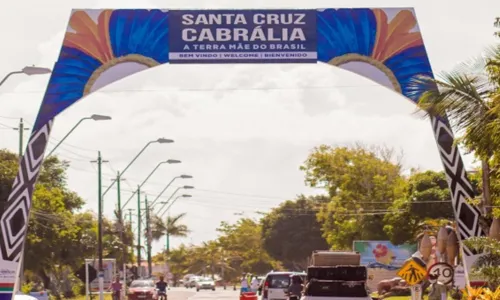 
				
					Motociclista morre após colidir com ônibus em Santa Cruz Cabrália
				
				