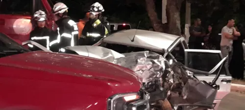 
				
					Motorista morre ao colidir de frente com Ranger em Teixeira de Freitas
				
				