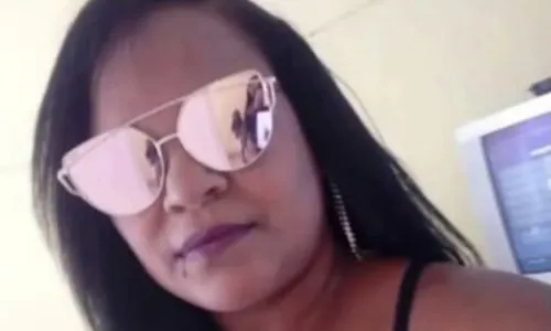 
				
					Mulher é morta a tiros na frente dos filhos em Feira de Santana
				
				