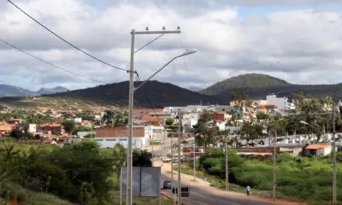 
				
					Mulher é morta pelo companheiro com golpes de machado na Bahia
				
				