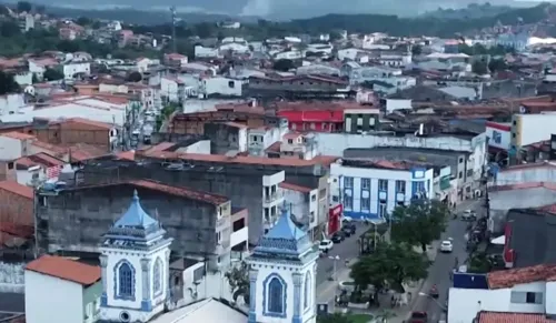 
				
					Mulher é presa em flagrante com drogas em Santo Amaro
				
				