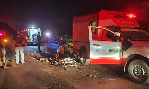 
				
					Mulher morre e dois ficam feridos após colisão na Bahia
				
				