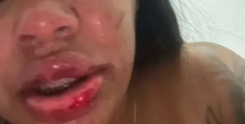 
				
					Mulher pula de moto para escapar de agressão do marido em Ilhéus
				
				