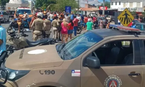 
				
					Mulher que aprendia a pilotar moto bate em carreta e morre na Bahia
				
				