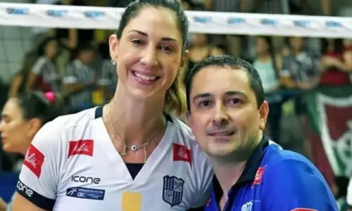 
				
					Musa do vôlei, Carol Gattaz detona Nicola Negro: ‘Tive problema’
				
				