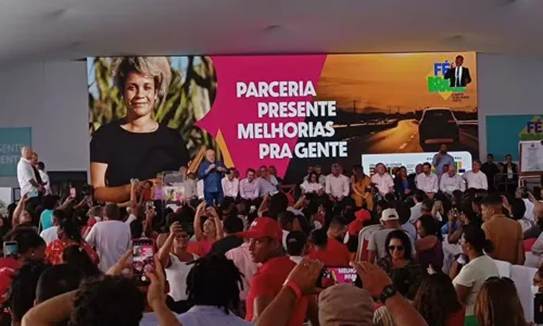 
				
					Na Bahia, Lula anuncia obras e nova etapa do Minha Casa, Minha Vida
				
				