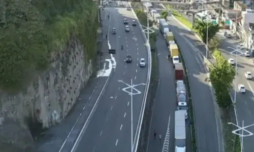 
				
					Erro no sistema de acesso ao Porto de Salvador causa fila de caminhões
				
				