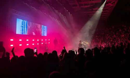 
				
					'O poder da nostalgia' reúne fãs em show do Biquini e Nenhum de Nós
				
				