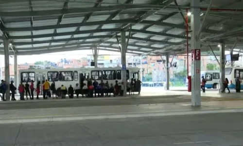 
				
					Ônibus de 17 linhas seguem suspensos no Terminal de Águas Claras
				
				