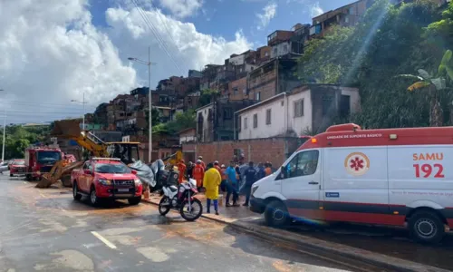 
				
					Operários ficam feridos após desabamento de escombros em obra na Bahia
				
				