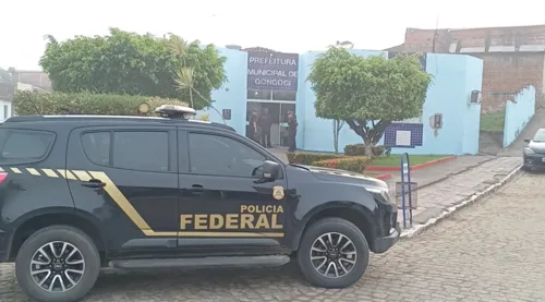 
				
					PF realiza operação para combater desvios da Prefeitura de Gongogi
				
				