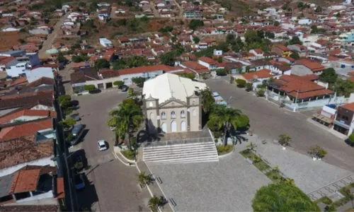 
				
					Padrasto é preso suspeito de estuprar enteada de 13 anos na Bahia
				
				