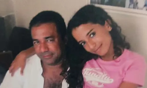 
				
					Pai de Anitta resgata foto rara com cantora e relembra dificuldades
				
				