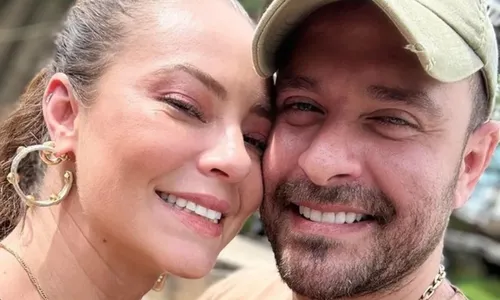 
					Paolla Oliveira e Diogo Nogueira anunciam fim do namoro; saiba motivo
				
				