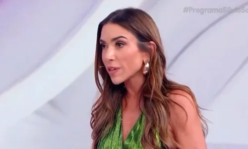 
				
					Patrícia Abravanel curte iate em meio a internação de Silvio Santos
				
				