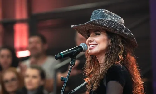 
				
					Maiara e Maraísa e Tayrone são confirmados no São João de Ilhéus
				
				