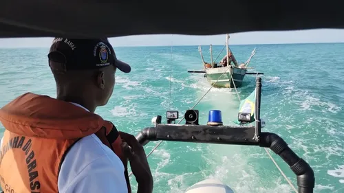 
				
					Pescador de 75 anos é resgatado de embarcação à deriva em Trancoso
				
				