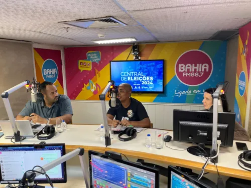 
				
					TV Bahia usa maquete gigante de Salvador em entrevista com candidatos
				
				