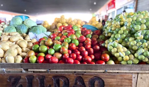 
				
					Preço do tomate cai e quilo sai por R$ 2,99 em Vitória da Conquista
				
				