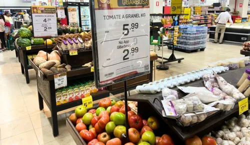 
				
					Preço do tomate cai e quilo sai por R$ 2,99 em Vitória da Conquista
				
				