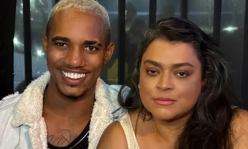 
				
					Preta Gil confirma romance com cantor baiano: 'Assim esqueci meu ex'
				
				