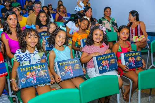 
				
					Projeto de incentivo à leitura muda rotina de 5 mil crianças na Bahia
				
				