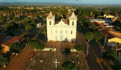 
				
					Projeto gratuito leva arte e carrancas às margens do Rio São Francisco
				
				