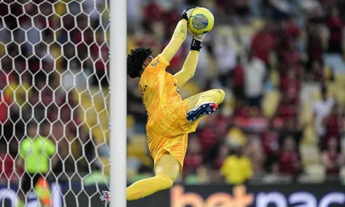 
				
					Quem é Hugo Souza, motivo de impasse entre Corinthians e Flamengo
				
				