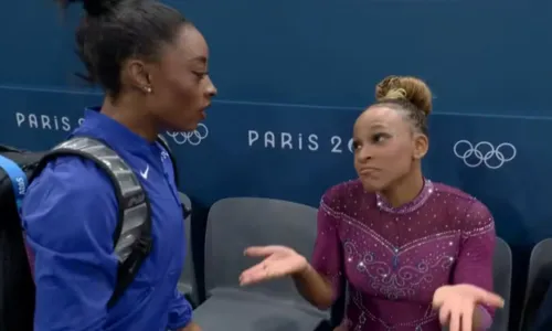 
				
					Rebeca Andrade diz que Simone Biles tentou descobrir coreografia dela
				
				