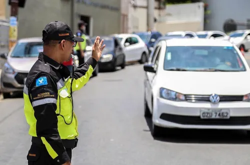 
				
					Trânsito de Salvador sofre alterações neste domingo (21); saiba mais
				
				