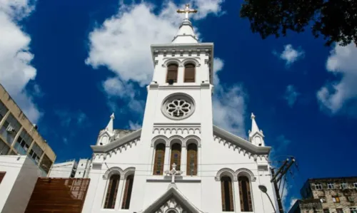 
				
					São Pedro: fiéis de Salvador se preparam para 4 dias de celebração
				
				