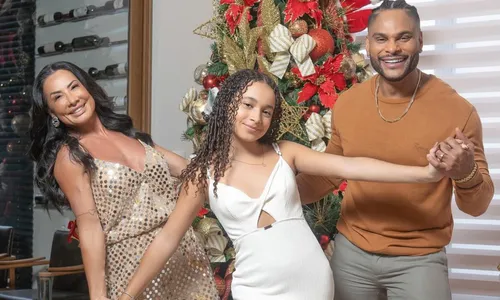 
					Tony Salles abre o jogo sobre ausência em festa da filha com Scheila
				
				