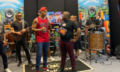 
				
					Selakuatro celebra sucesso de hit após 20 anos: 'clássico do pagode'
				
				