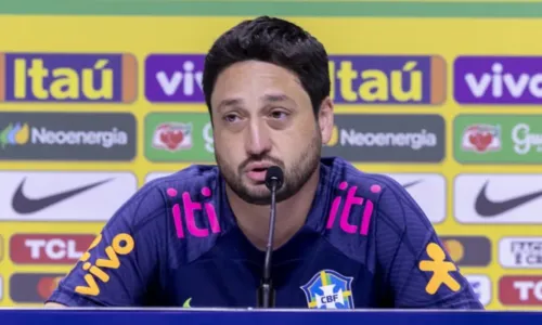 
				
					Quem é Arthur Elias, técnico que levou a Seleção à final olímpica
				
				