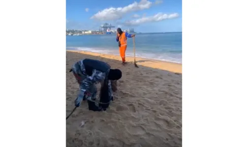 
				
					Serviço de limpeza é suspenso em praias de Salvador após operação
				
				