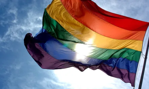 
				
					Shoppings oferecem serviços gratuitos para comunidade LGBT na Bahia
				
				