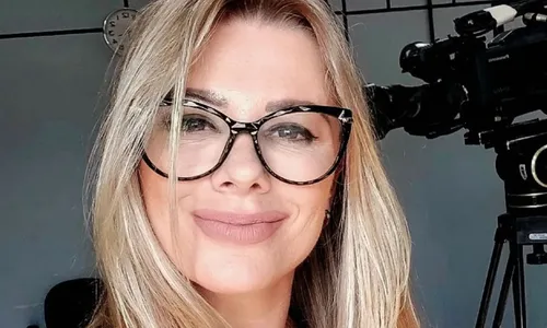 
				
					Simony terminou namoro após descobrir traição de ex com repórter de TV
				
				