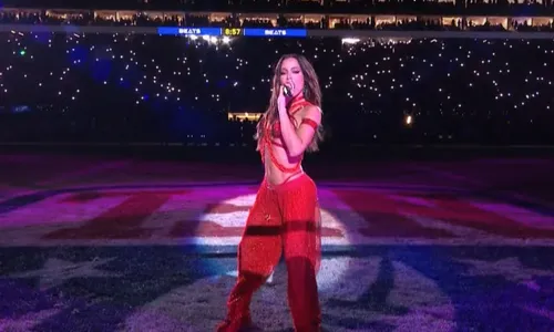 
				
					Street dance, funk e passinho: veja como foi show de Anitta na NFL
				
				