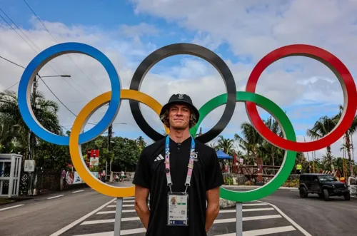 
				
					Surfista alemão tem roupa arrancada durante prova nos Jogos Olímpicos
				
				