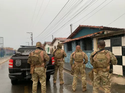 
				
					Suspeito de chefiar tráfico de drogas morre durante operação na Bahia
				
				