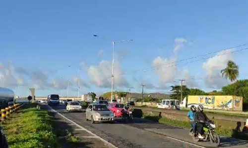 
				
					Trânsito intenso é registrado na saída de Salvador para o São João
				
				