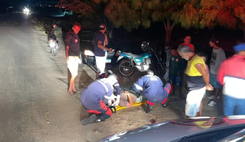 
				
					Três pessoas ficam feridas durante carreata em Conceição do Coité
				
				