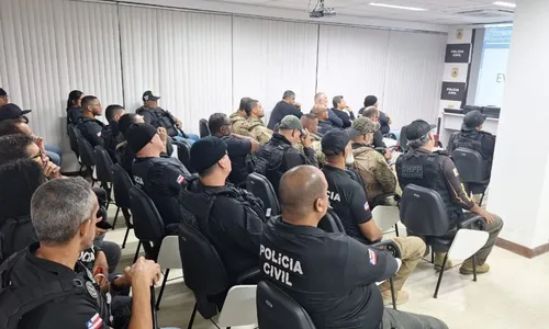 
				
					Três suspeitos de homicídio e tráfico de drogas são presos na Bahia
				
				